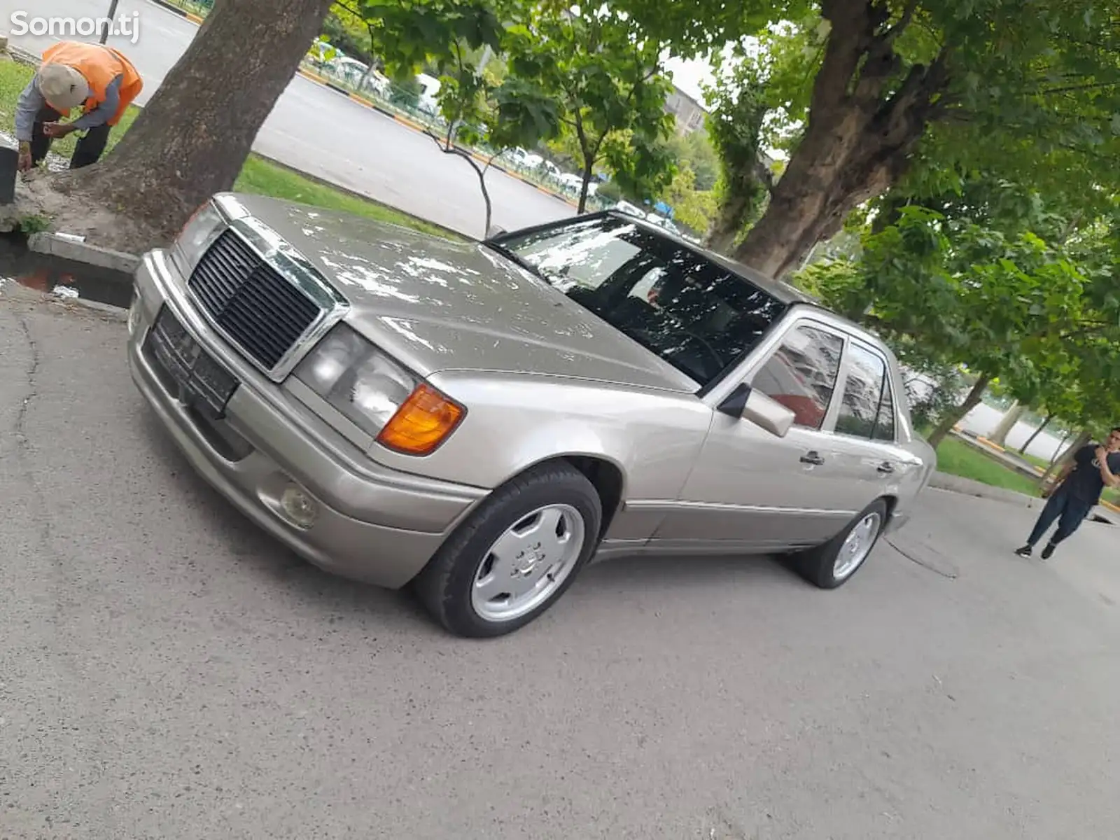 Mercedes-Benz W124, 1987-1