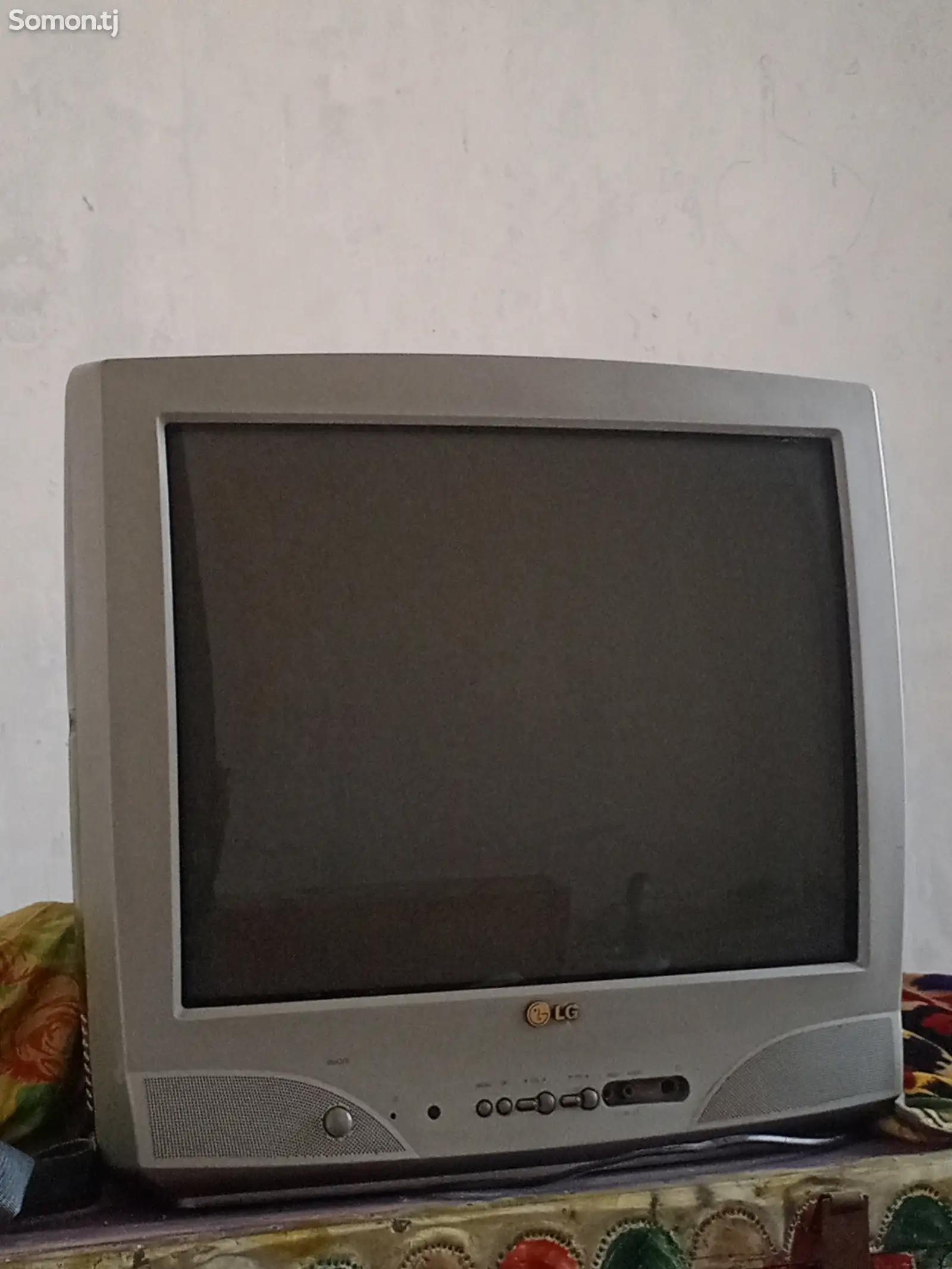 Телевизор LG-1