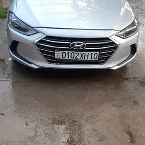 Hyundai Elantra, 2017