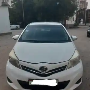 Toyota Vitz, 2011