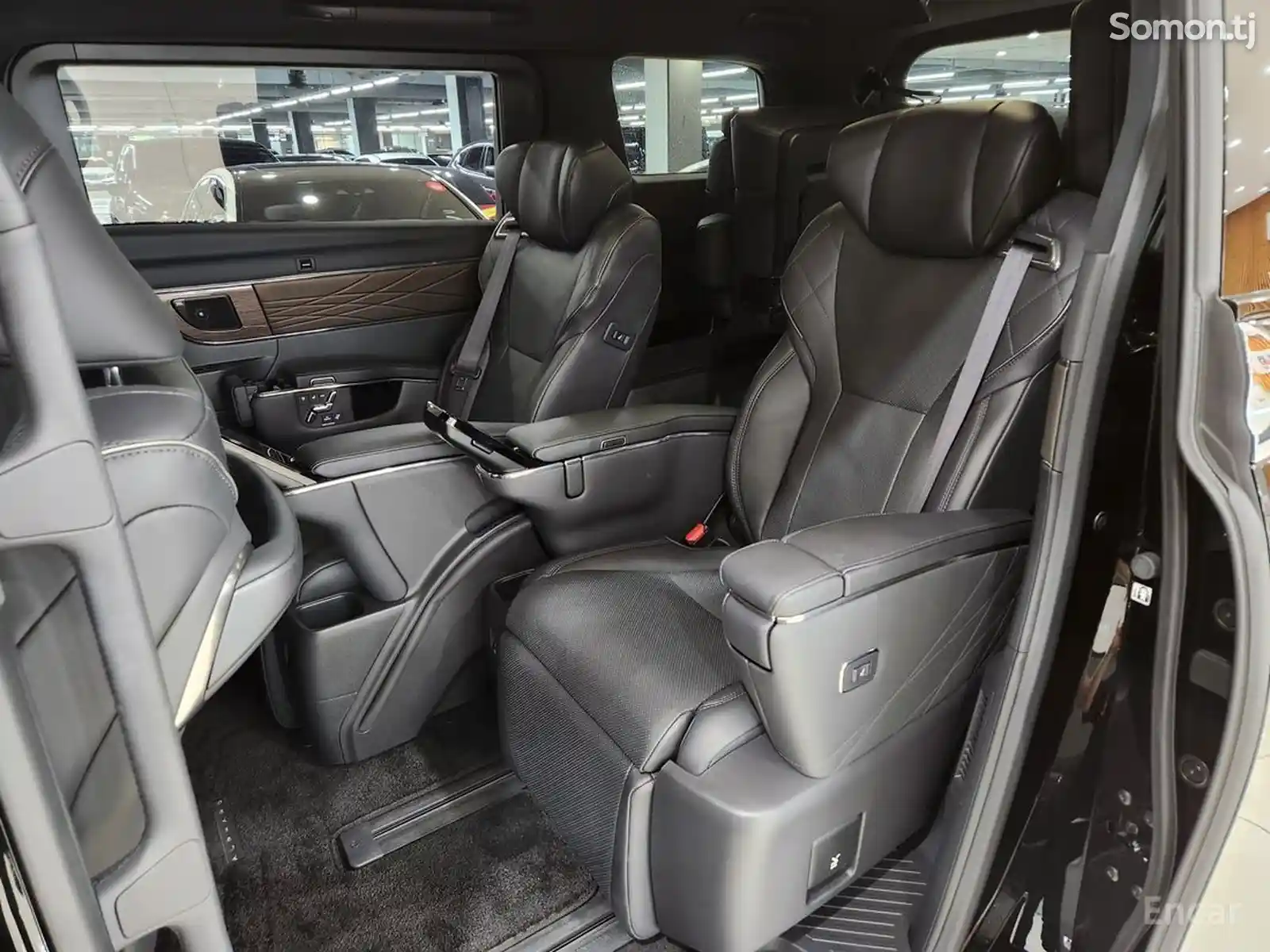 Toyota Alphard, 2024-9