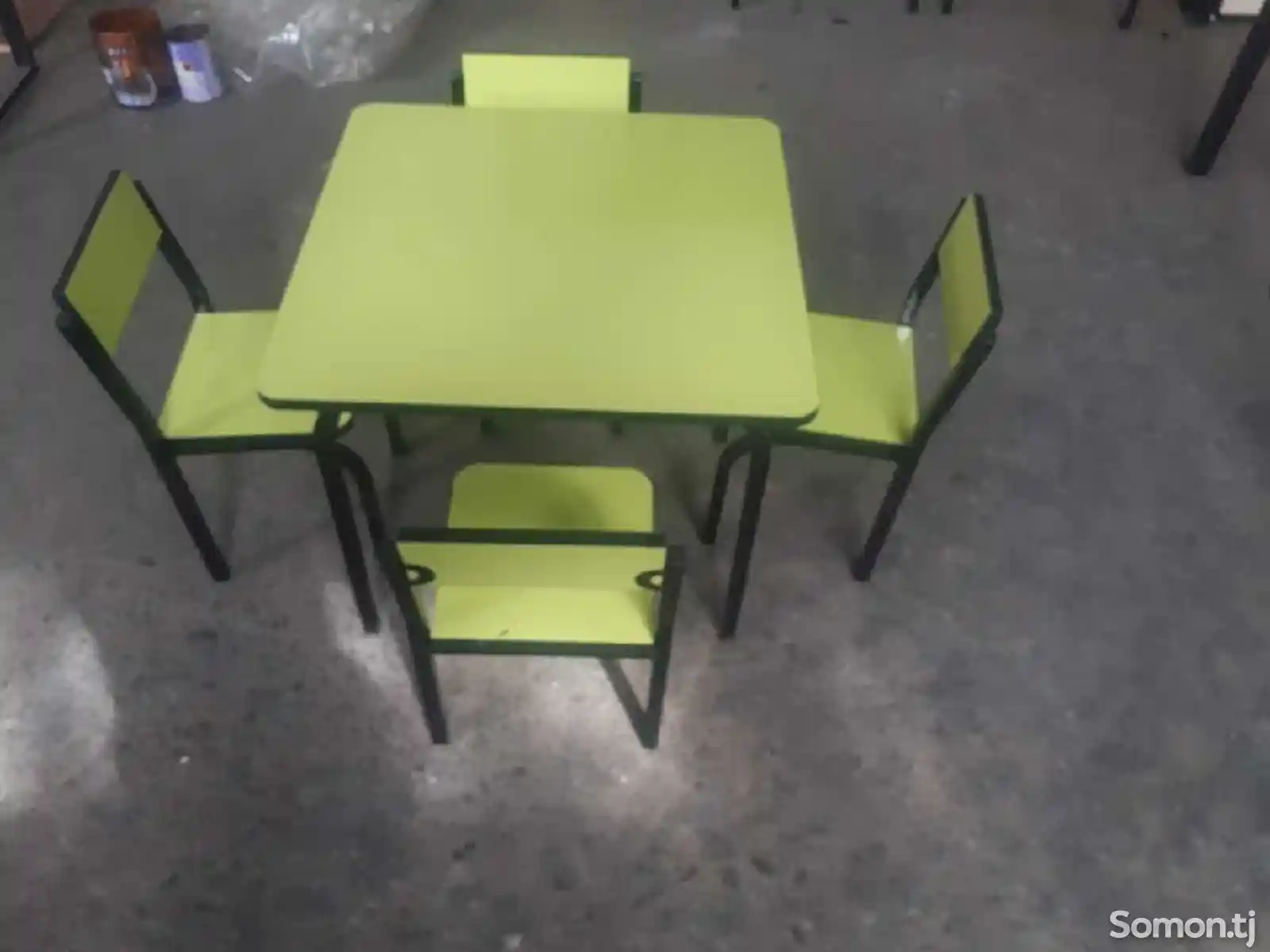 Детский стол и стулья-2
