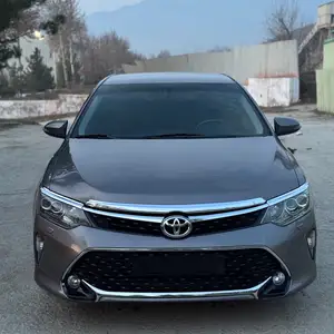 Toyota Camry, 2017