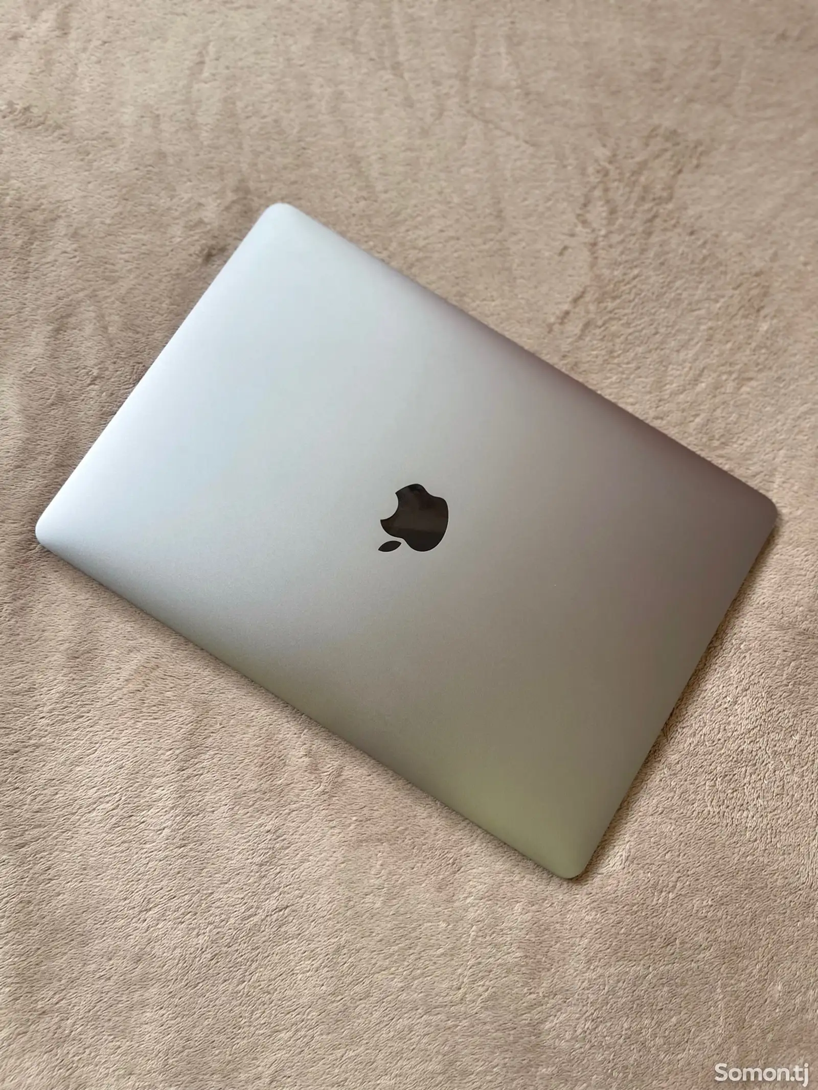 Ноутбук Apple MacBook Pro 13 Retina 2017 8/256Gb-1