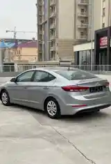 Hyundai Elantra, 2017-3