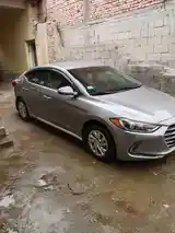 Hyundai Elantra, 2017-3