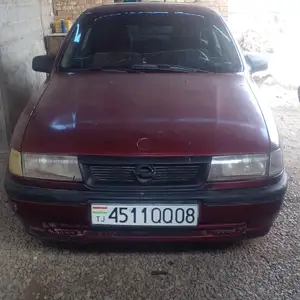 Opel Vectra A, 1990