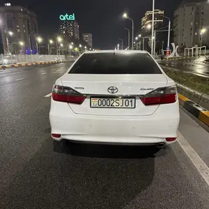 Toyota Camry, 2016