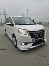 Toyota Voxy, 2014-8