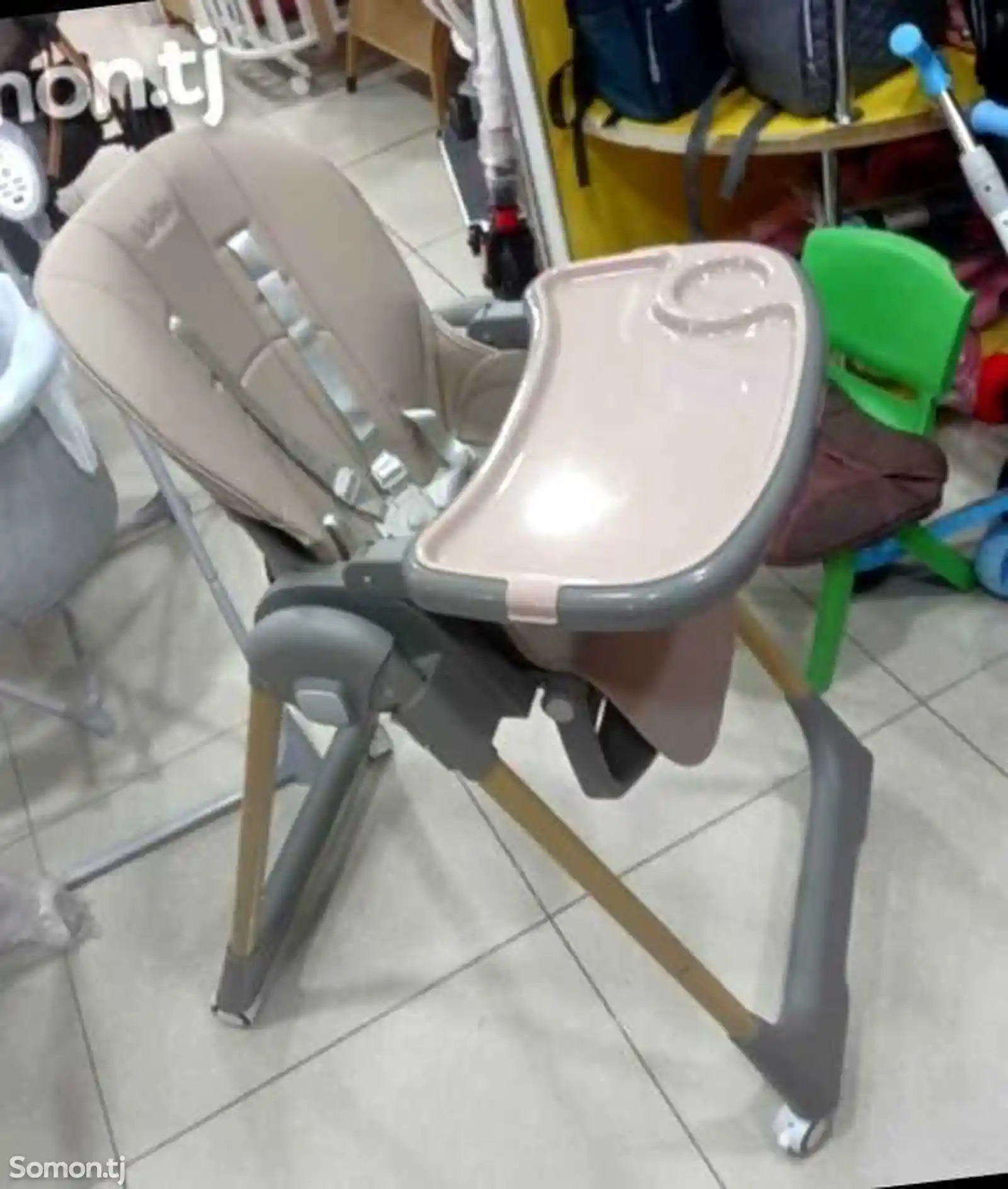 Детский стол для кормления-1