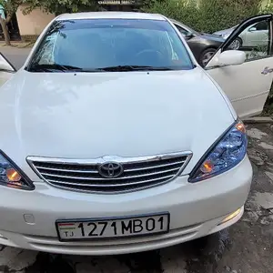 Toyota Camry, 2004