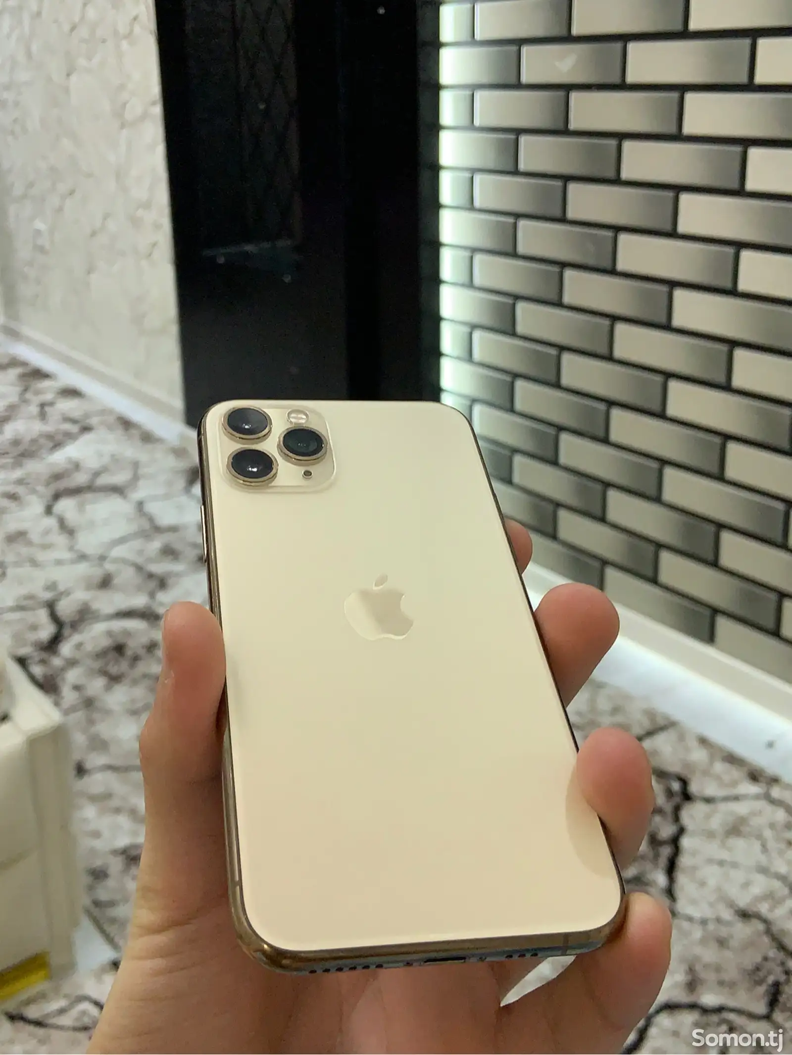 Apple iPhone 11 Pro, 256 gb, Gold-1