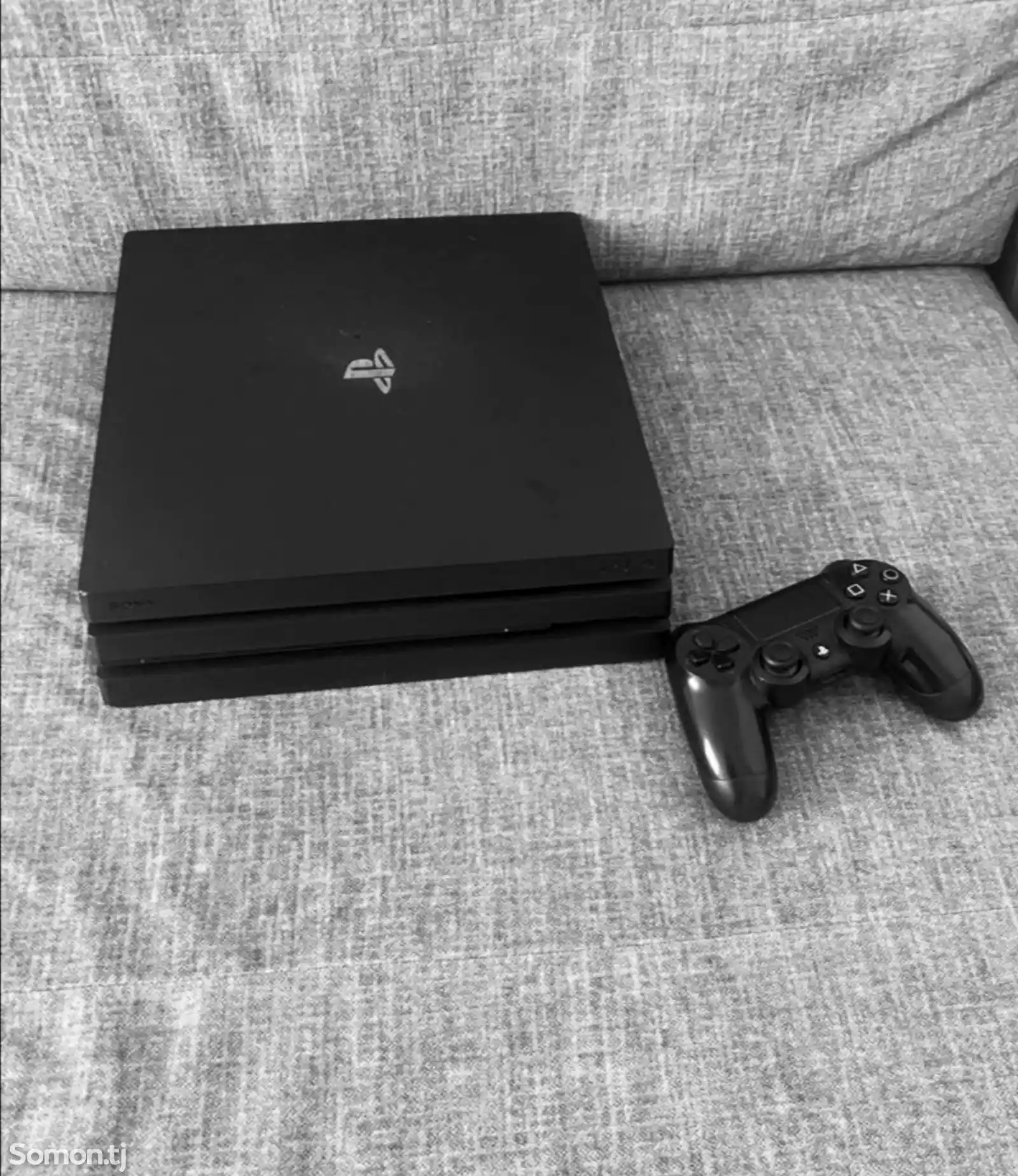 Игровая приставка Sony PlayStation 4 Pro-1