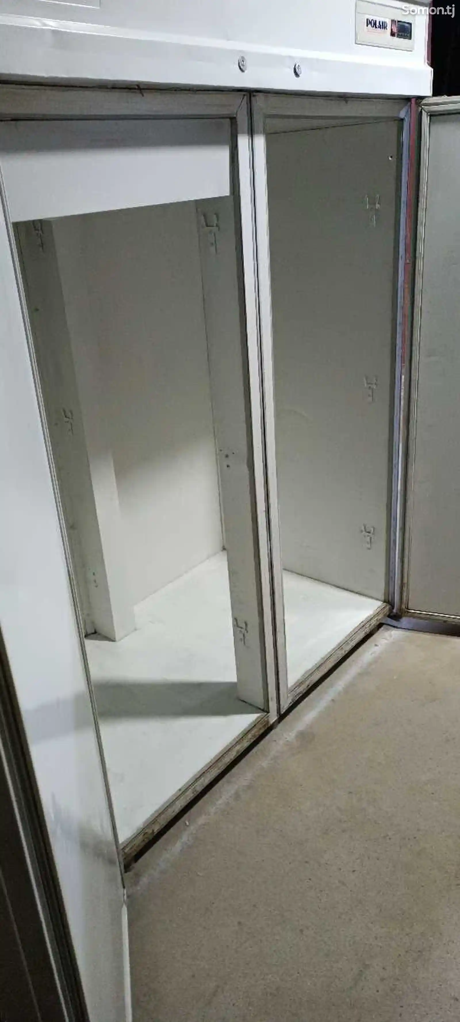 Низкотемпературный холодильный шкаф-3