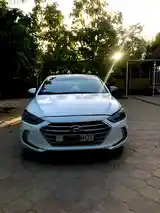 Hyundai Elantra, 2018-8