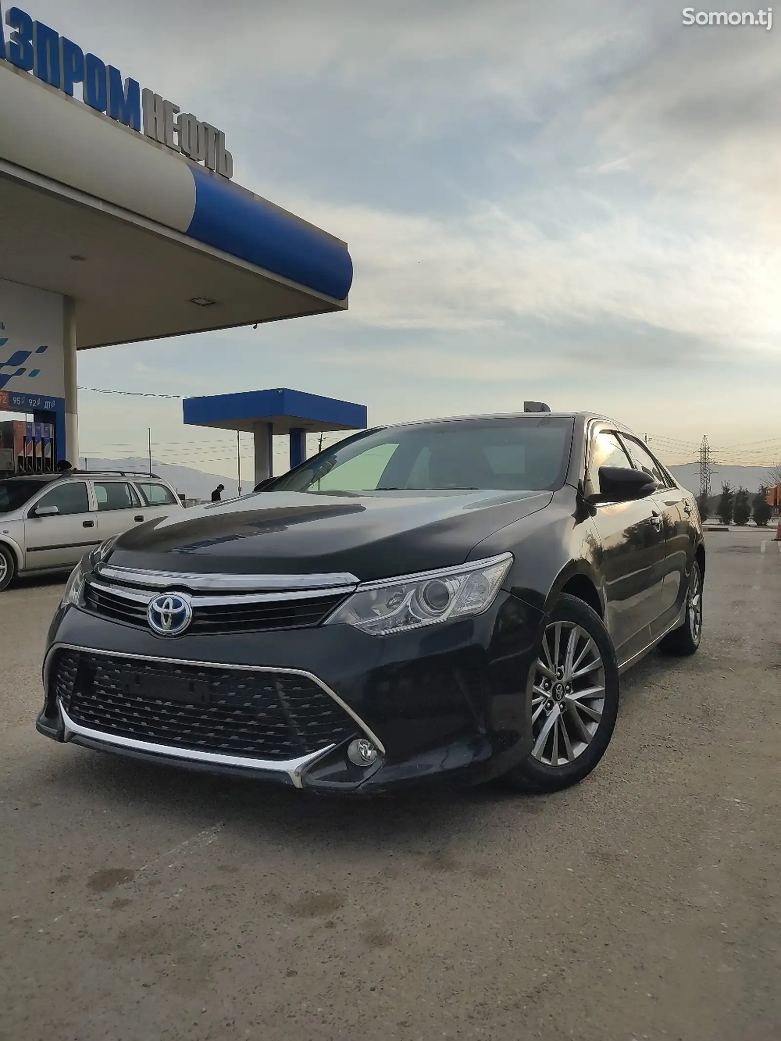 Toyota Camry, 2016-1