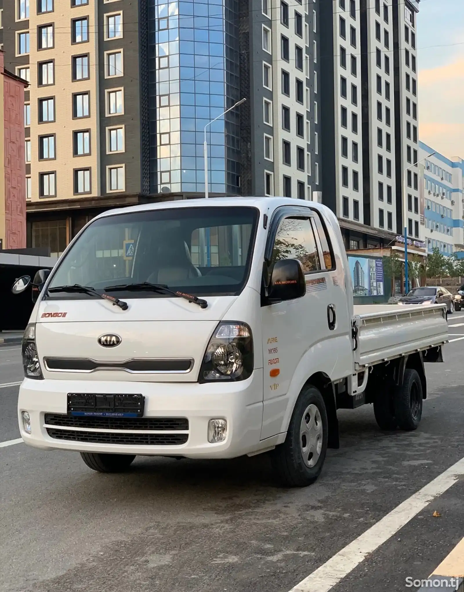 Бортовой автомобиль KIA BONGO 3, 2015-1