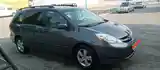 Toyota Sienna, 2010-4