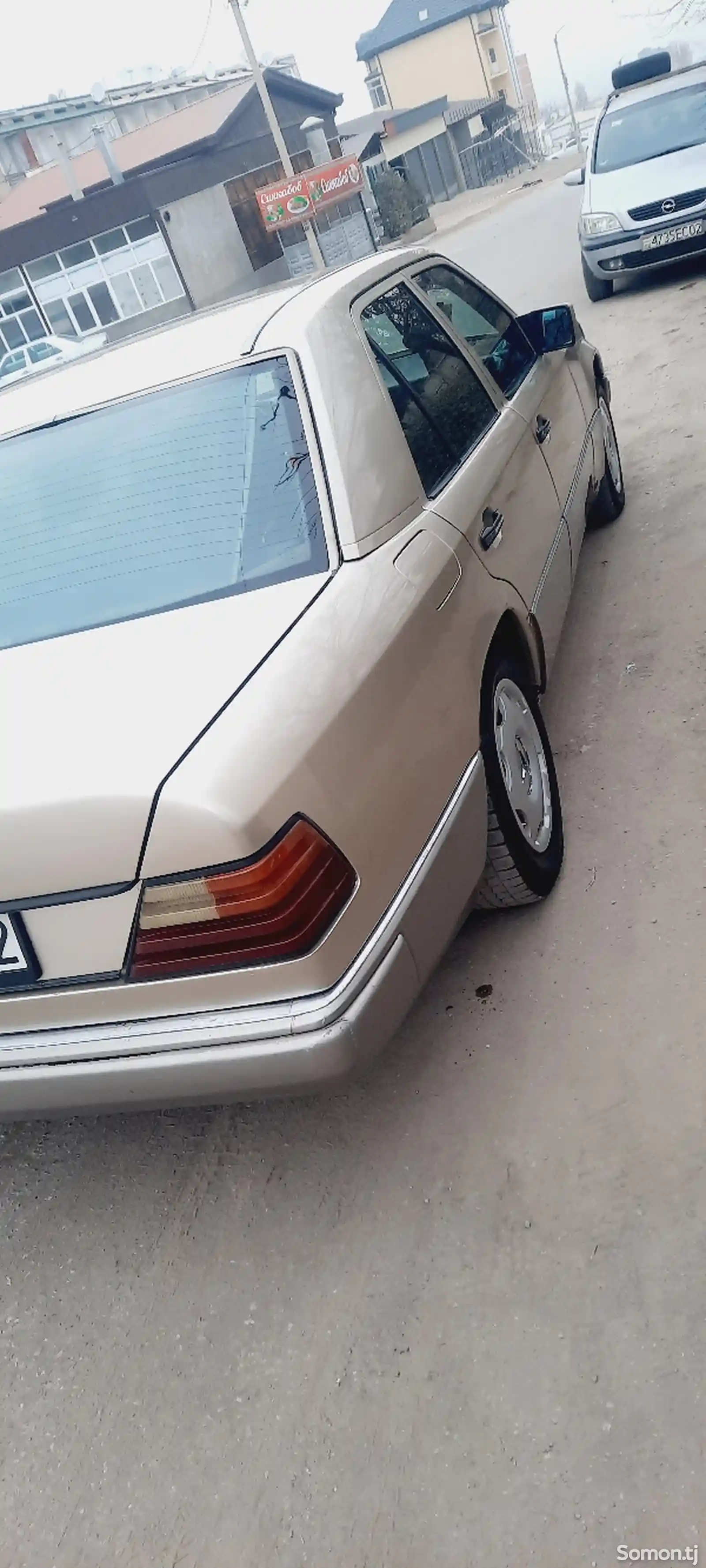 Mercedes-Benz W124, 1991-4