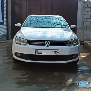 Volkswagen Jetta, 2013