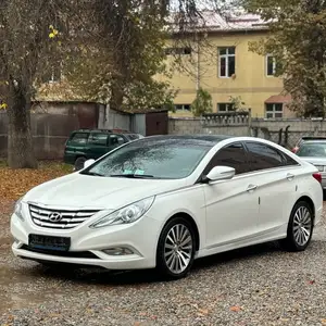 Hyundai Sonata, 2011