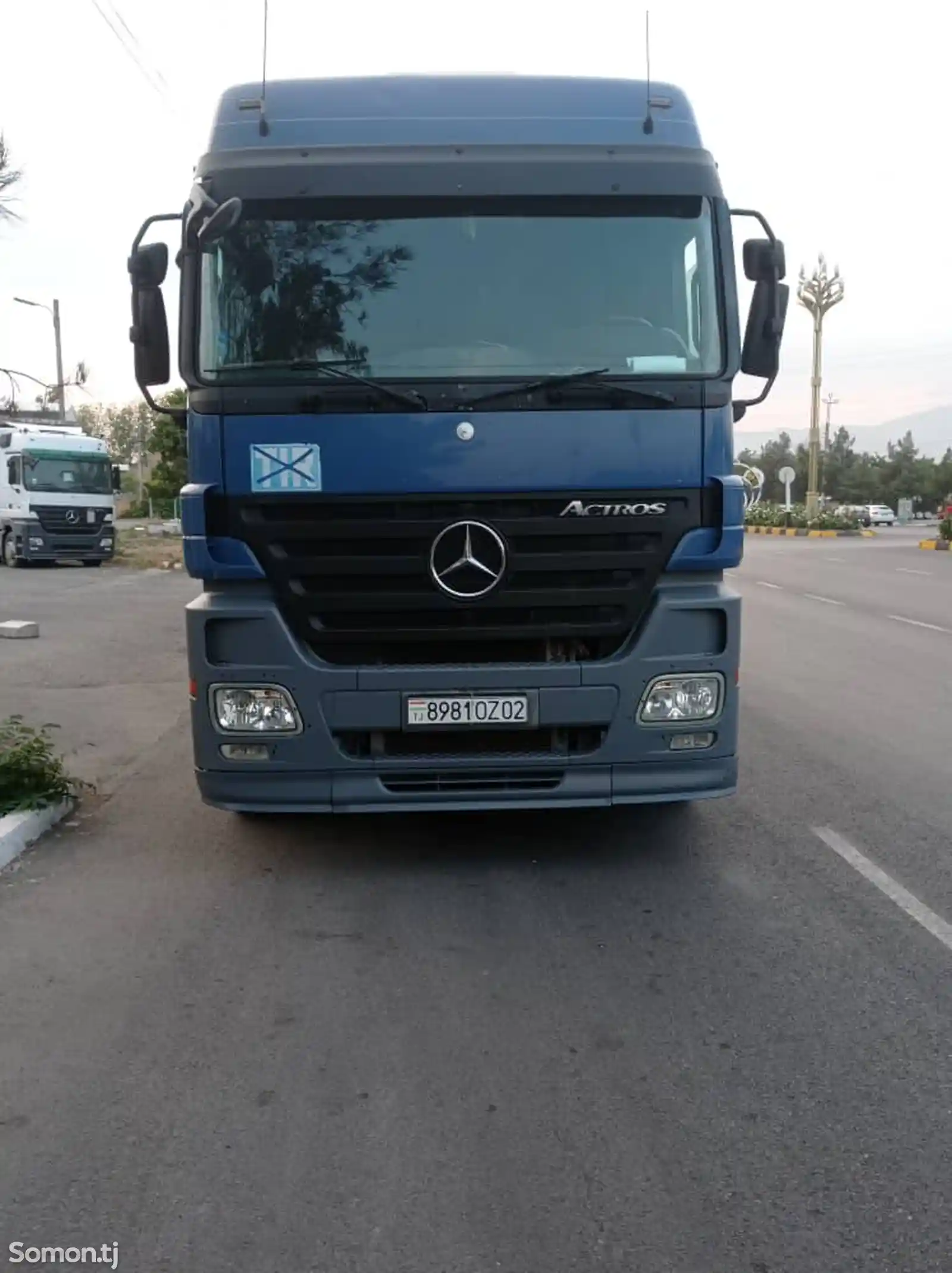 Контейнеровоз Mercedes-Benz Actros,2008-1