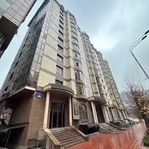 4-комн. квартира, 4 этаж, 145 м², Славянский университет