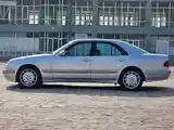 Mercedes-Benz E class, 2002-5