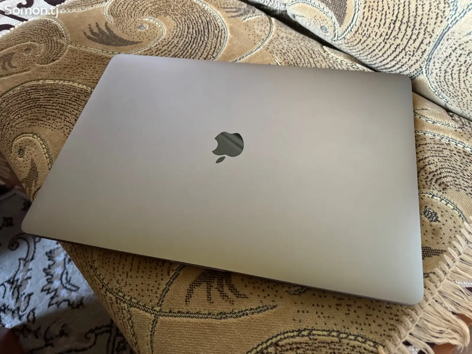 Ноутбук Apple MacBook Pro 15 2019 core i7 16gb-1