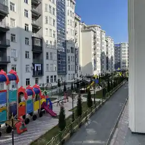 3-комн. квартира, 2 этаж, 108 м², Сино