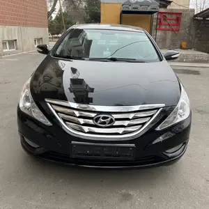 Hyundai Sonata, 2011