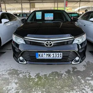 Toyota Camry, 2016