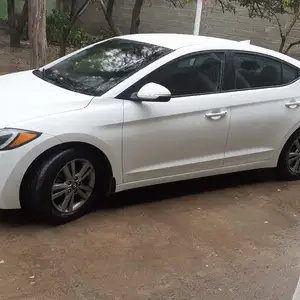 Hyundai Elantra, 2017