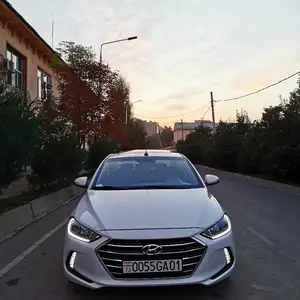 Hyundai Elantra, 2017