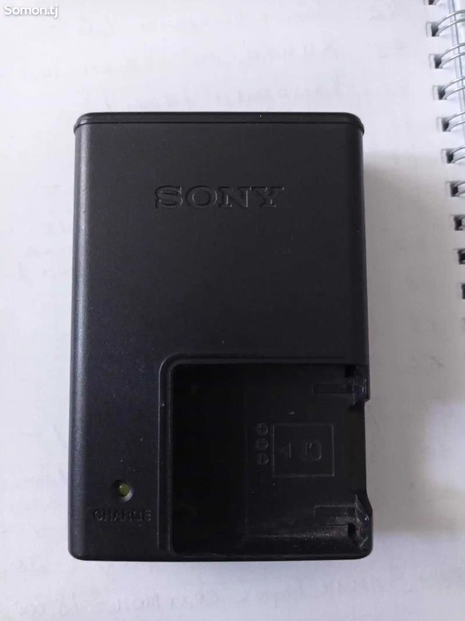 Зарядник от фотоаппарата Sony-1