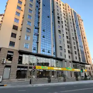 4-комн. квартира, 3 этаж, 129 м², И.Сомони, Ашан