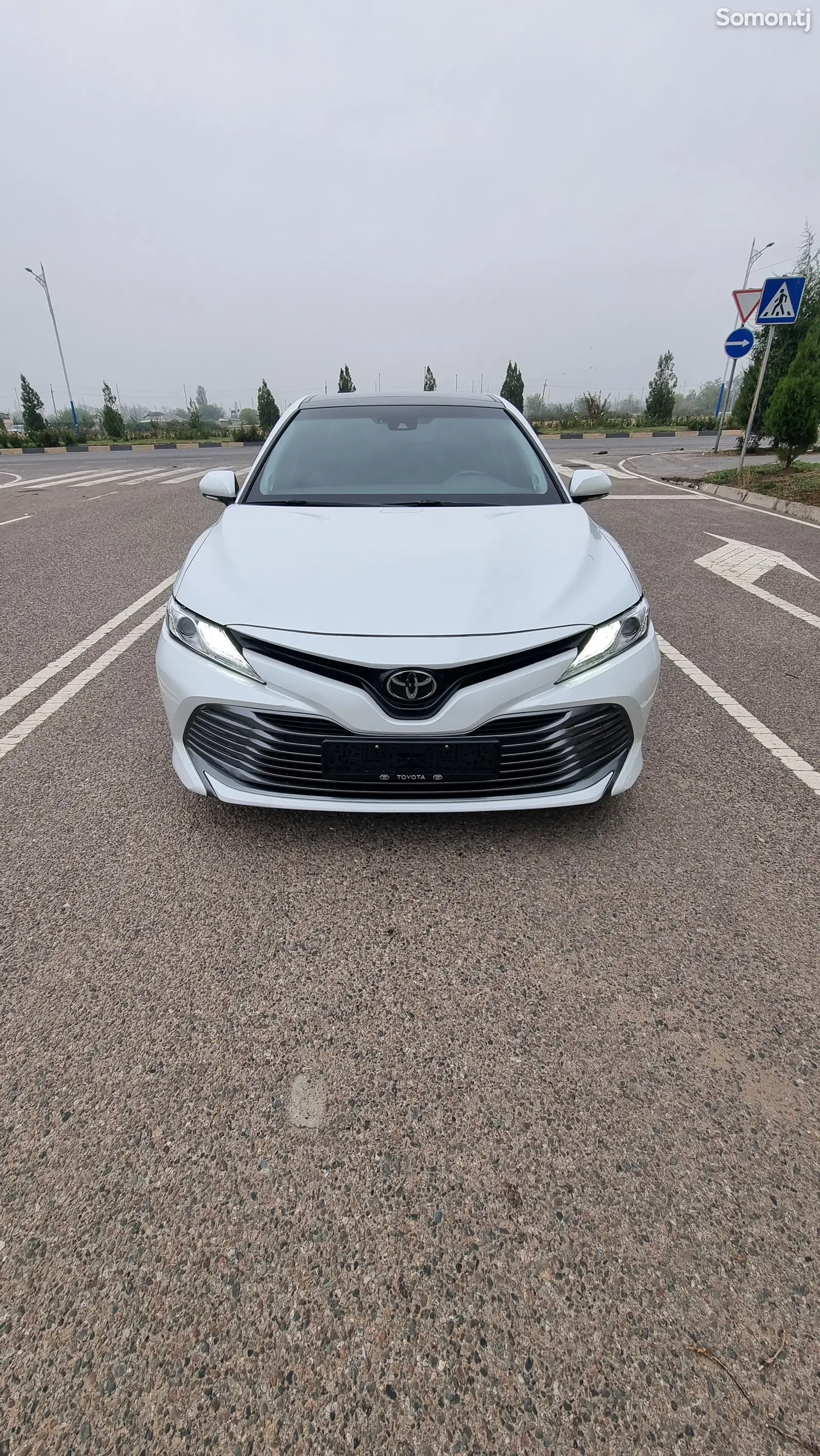 Toyota Camry, 2018-1