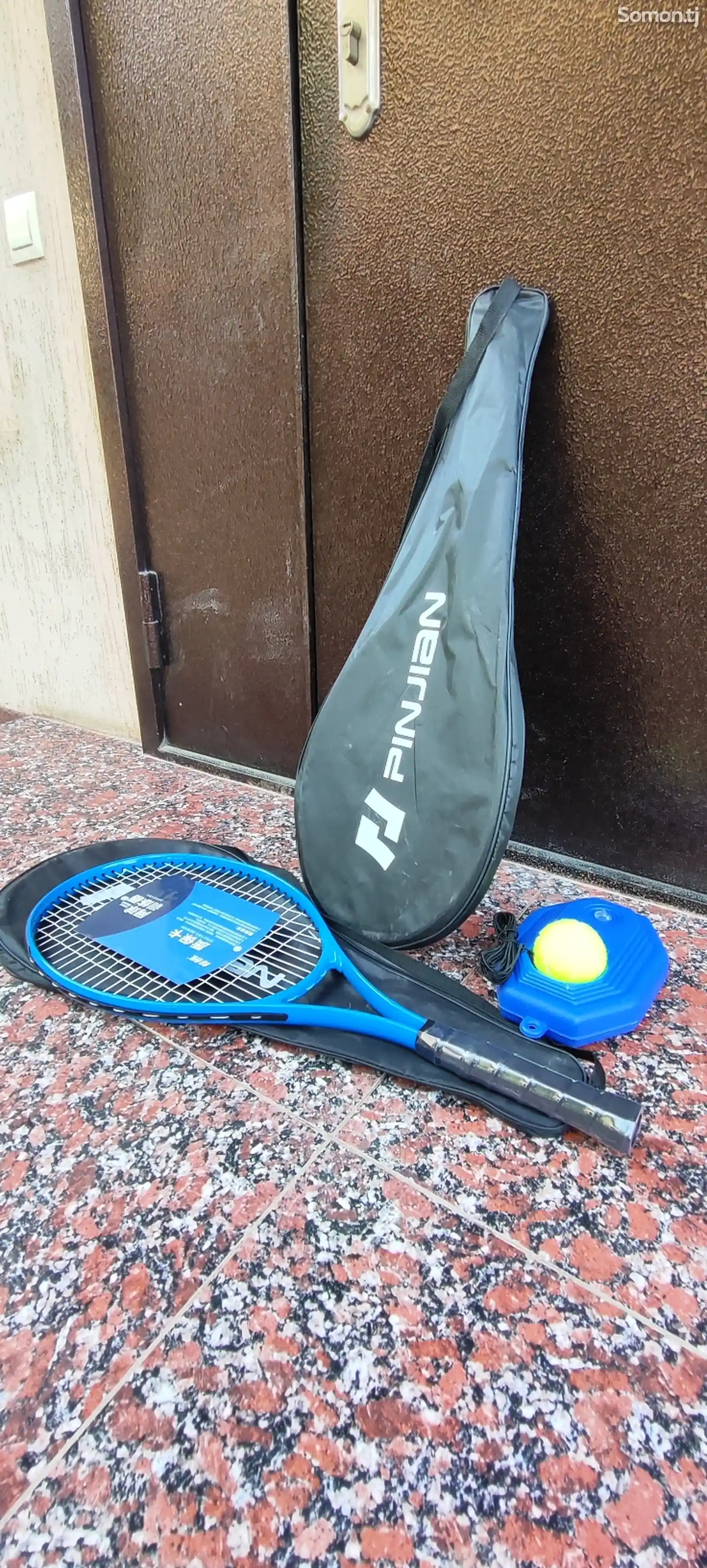 Теннисная ракетка-1