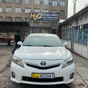 Toyota Camry, 2011