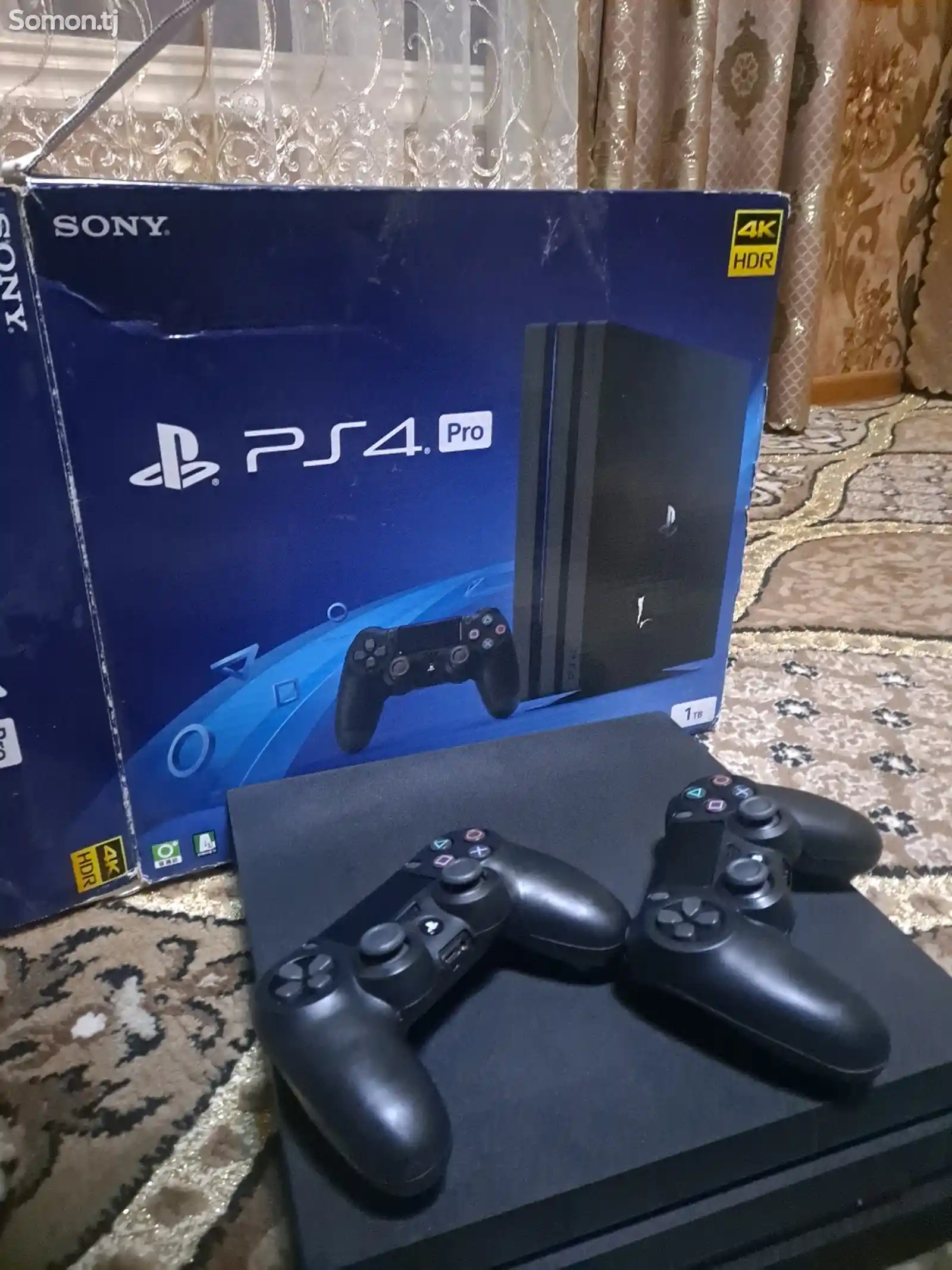 Игровая приставка PS4 Pro-4