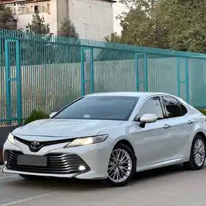 Toyota Camry, 2019