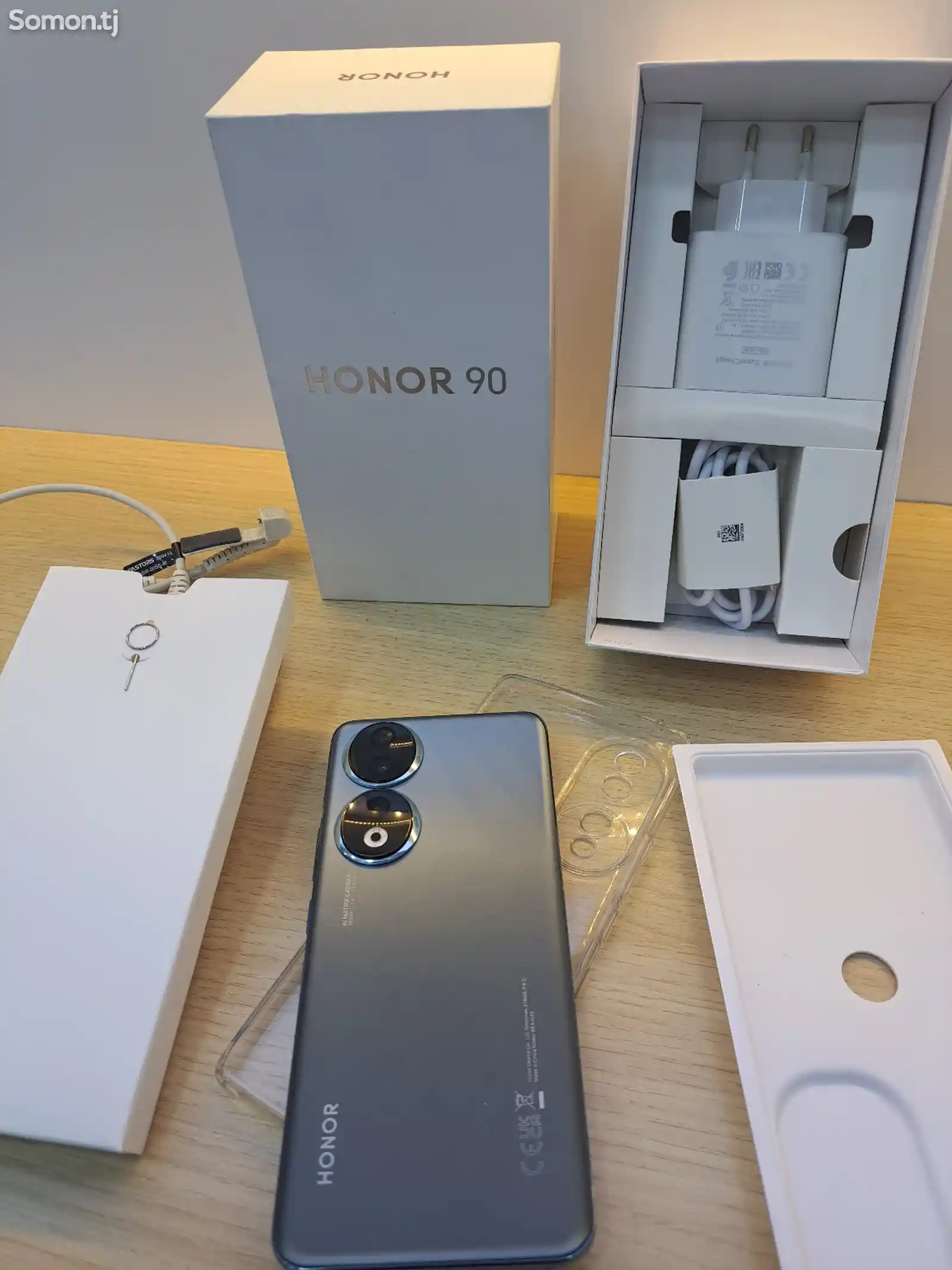 Телефон Honor-1