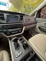 Kia Carnival, 2015-16