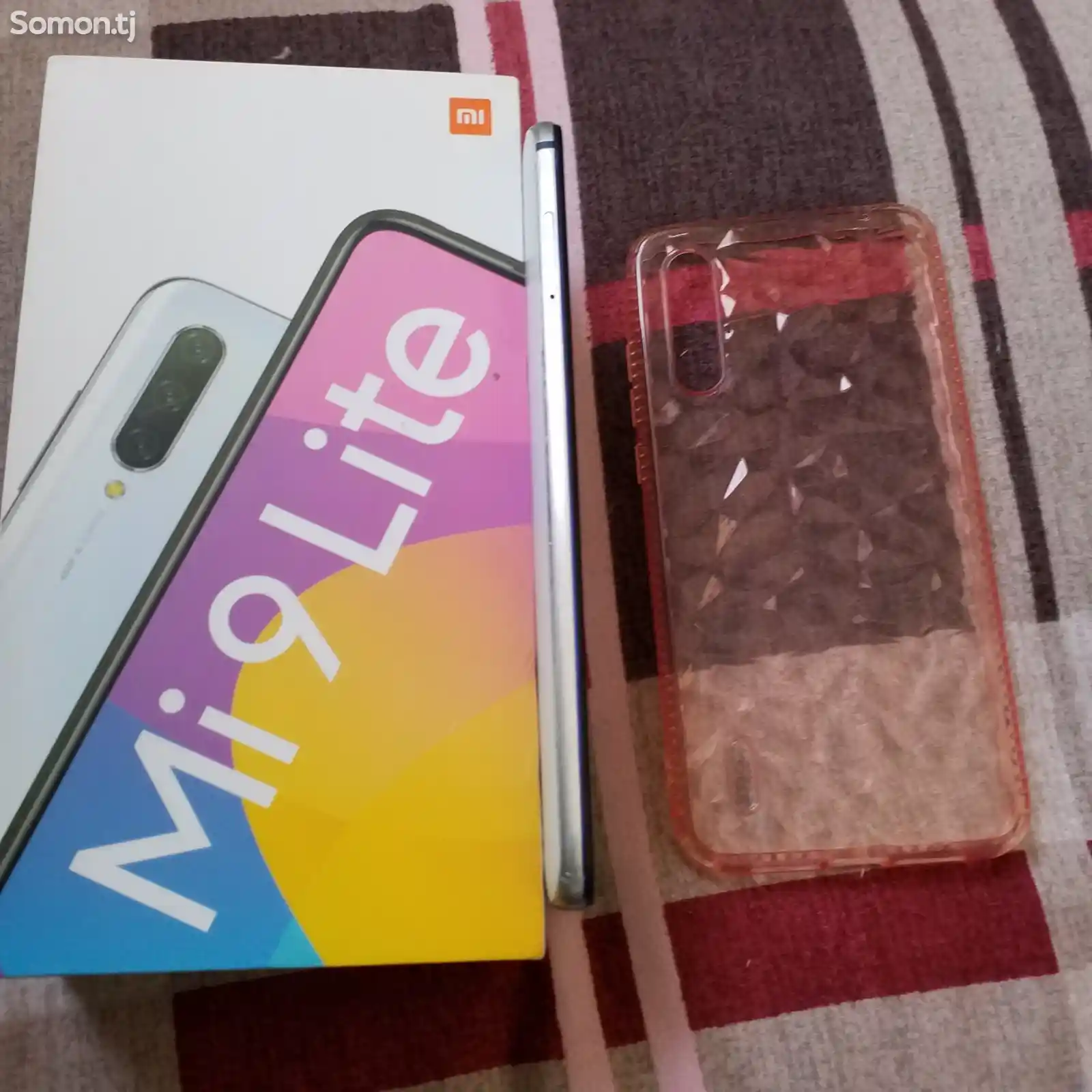 Xiaomi Mi 9 Lite 128Gb White-11