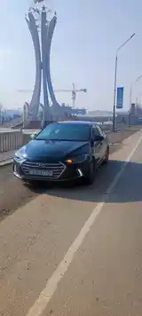 Hyundai Elantra, 2017-9