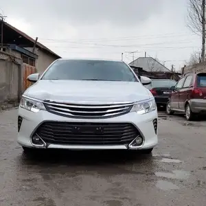 Toyota Camry, 2016