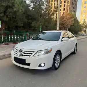 Toyota Camry, 2010