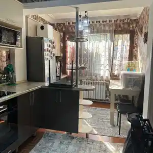 2-комн. квартира, 3 этаж, 65м², Сино