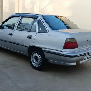 Daewoo Nexia, 1995