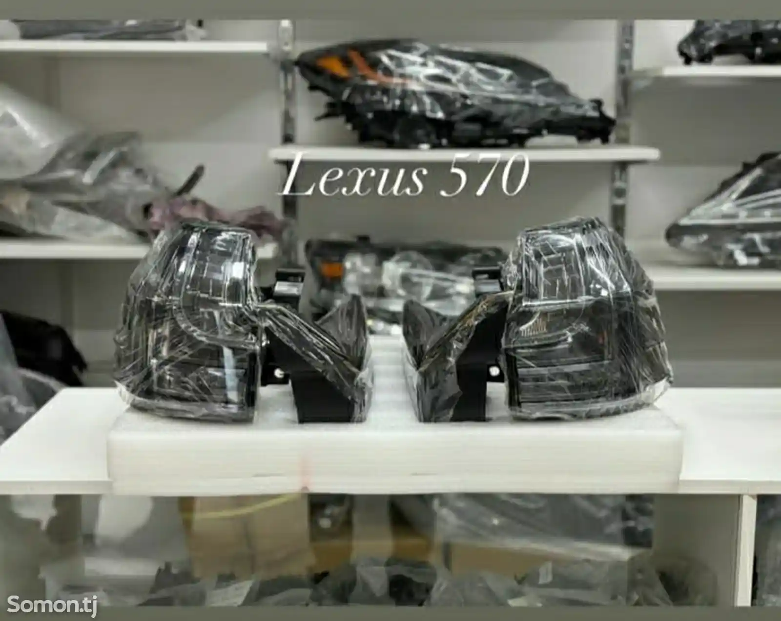Задние стоп фары Black на Lexus LX570 2017-2023